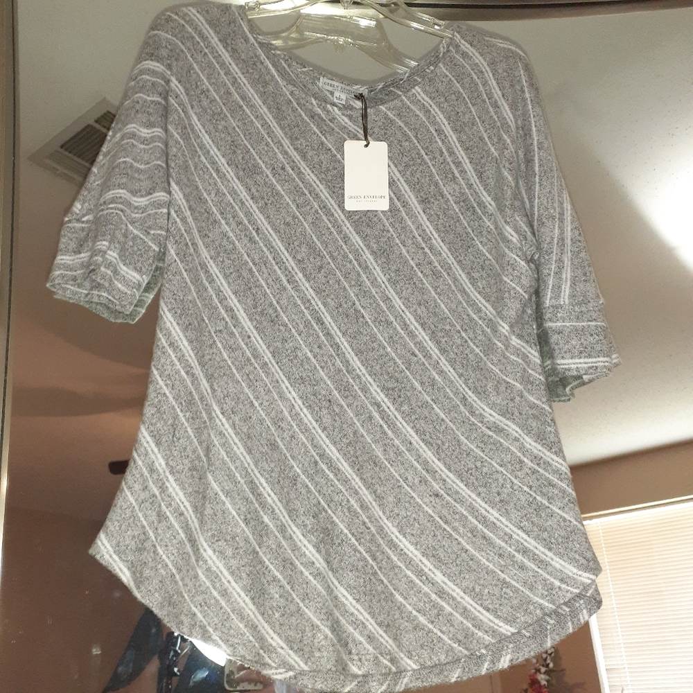 GREY and White Lg 3/4 Sleele NWT